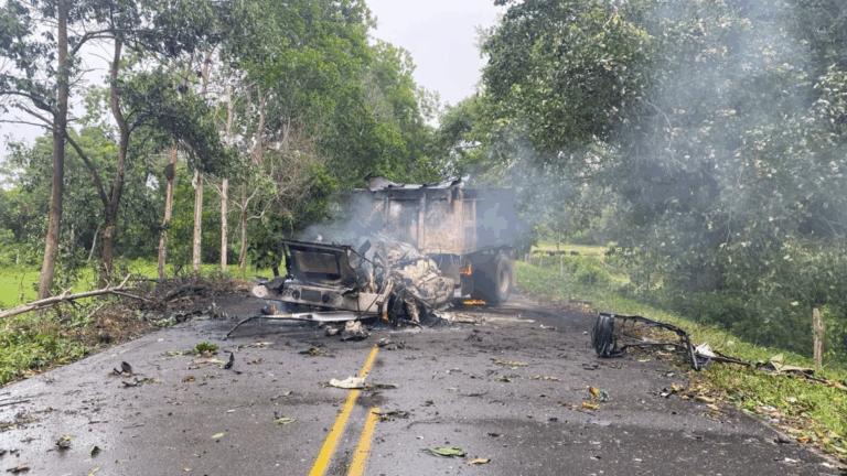 Colombia: Petro “cierra proceso de paz” con el ELN tras ataque en Puerto Jordán que dejó 2 soldados muertos y 26 heridos
