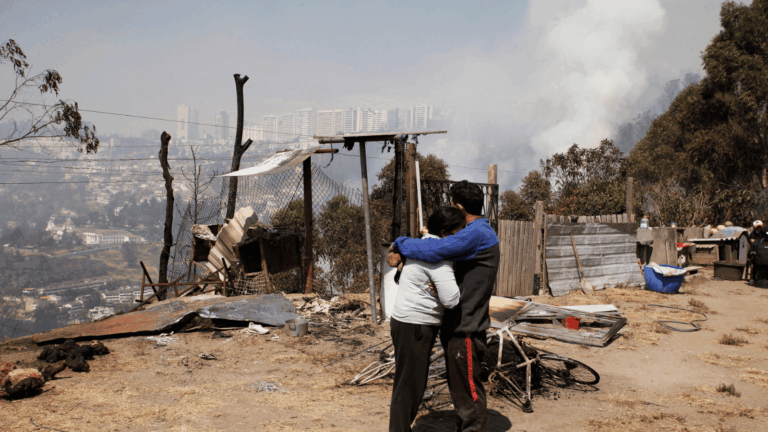 Ecuador: Quito se declara en emergencia por los incendios forestales