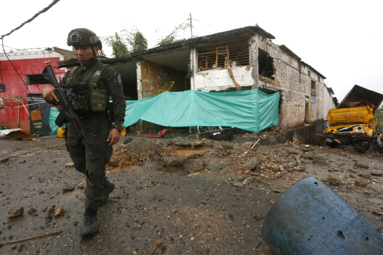 Alertan que más de 190 niños y adolescentes han sido reclutados a la fuerza por grupos armados ilegales en Colombia