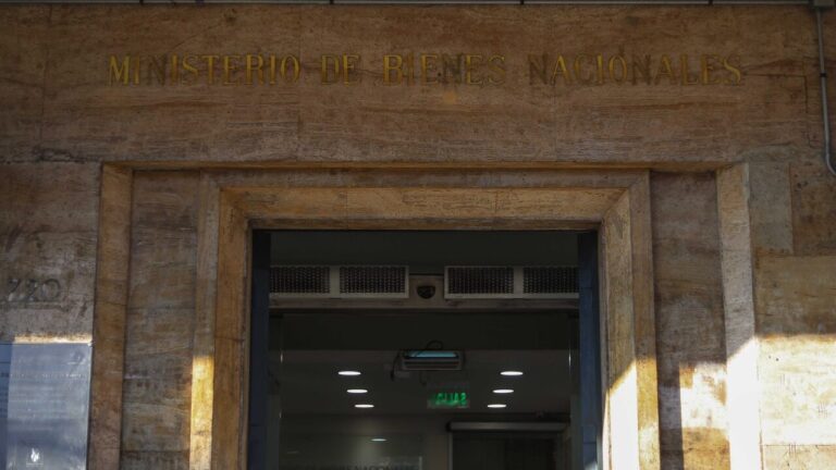 PDI allana el Ministerio de Bienes Nacionales tras fallida compra de casa de Allende: Cartera afirma que facilitaron 