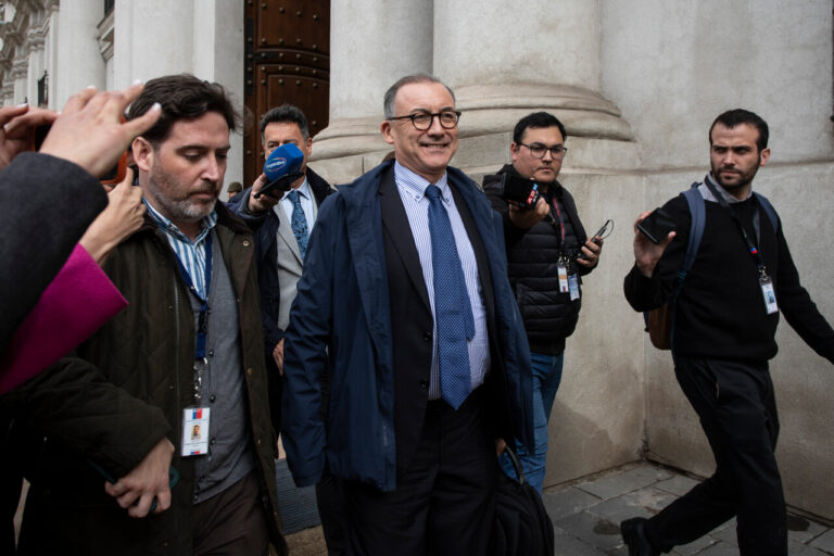 Presidente Boric designa a exembajador de Israel, Jorge Carvajal, como nuevo embajador de Chile en Países Bajos