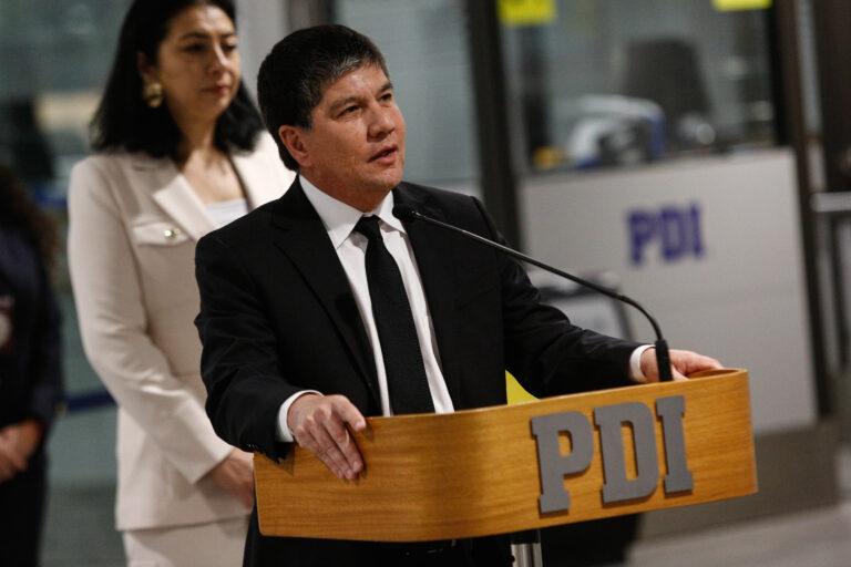 Fiscalía destapa nuevo antecedente: Monsalve habría ordenado a detectives que visitaran a la denunciante de violación en su contra