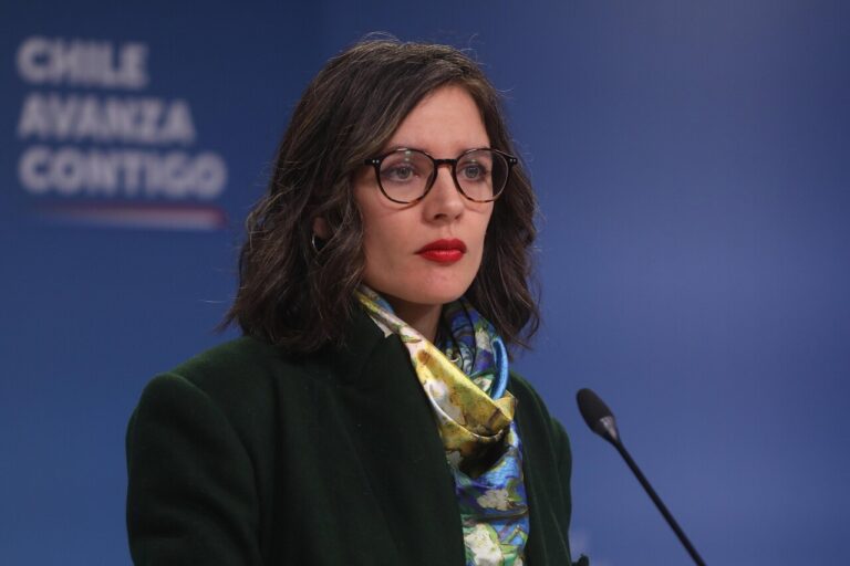 Caso Audios: Vallejo insiste en que La Moneda no debe aclarar conflicto y su deber es 