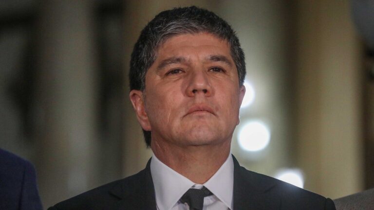 ¿Por qué la defensa de Manuel Monsalve pudo borrar chats de WhatsApp durante audiencia de cautela de garantías?