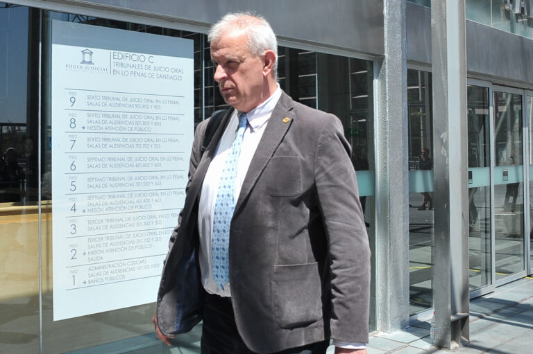 Fiscal pide información a Carabineros sobre órdenes que habría dado Monsalve a policías antes que se conociera el caso
