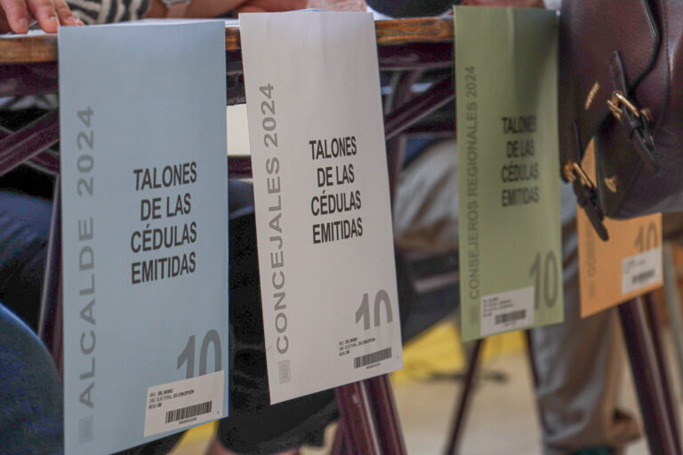 Detienen a un hombre en un local de votación por acoso sexual contra una menor de edad