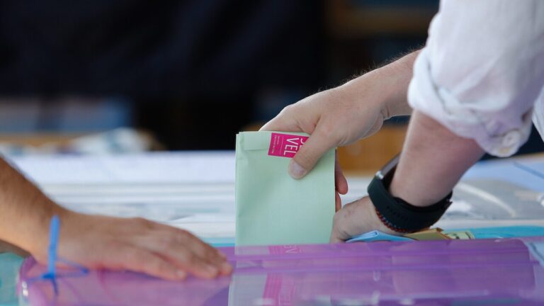 Preparativos para el cierre de mesa: Servel anuncia el orden del conteo para las elecciones municipales y regionales 2024