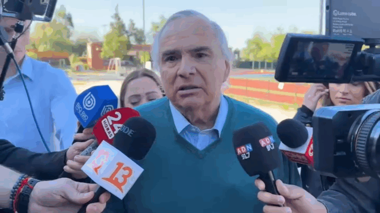 “Hay que dejar que las instituciones funcionen”: Chadwick cita a Ricardo Lagos en reaparición pública tras indagatoria de caso Audios
