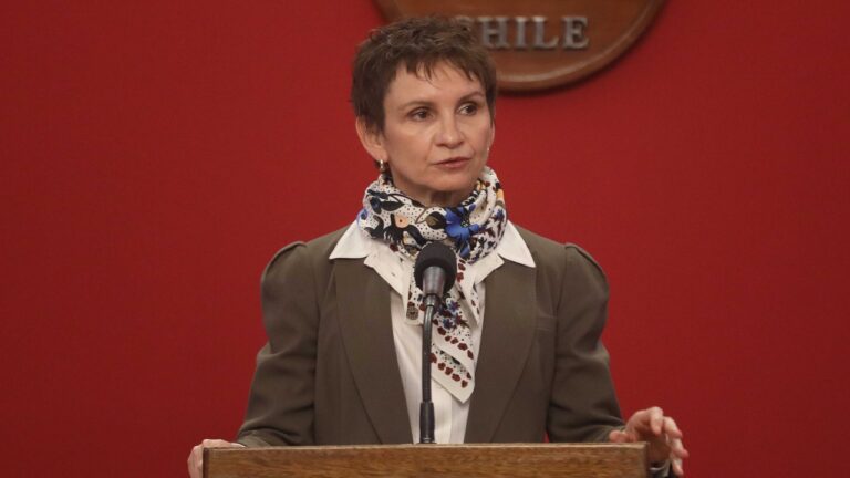 “No me van a hacer pelear”: Tohá evita roces ante acusación constitucional de Republicanos en su contra