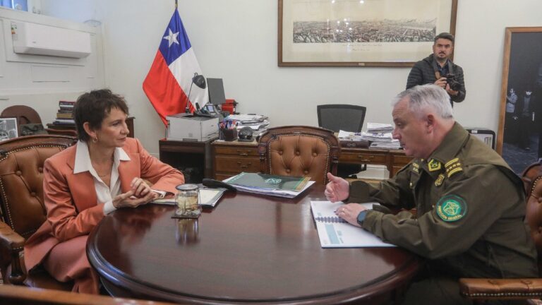Mensaje a los carabineros y reunión con Tohá: Las primeras horas de Marcelo Araya como general director de la institución