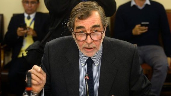 Tras aprobación de acusación constitucional: Defensa de Muñoz afirma que 
