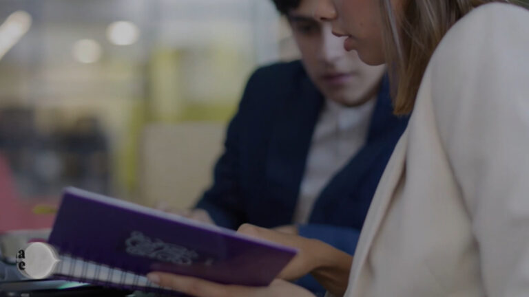 Autoridades buscan revertir alarmantes cifras sobre salud mental en entornos laborales