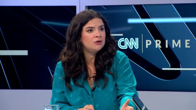 Orellana plantea que la renuncia de Monsalve no debió ser en La Moneda y descarta dejar el Ministerio de la Mujer