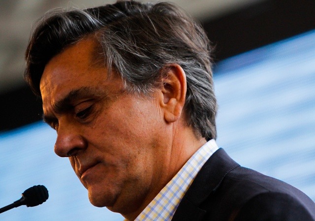 Longueira reaparece y critica la 