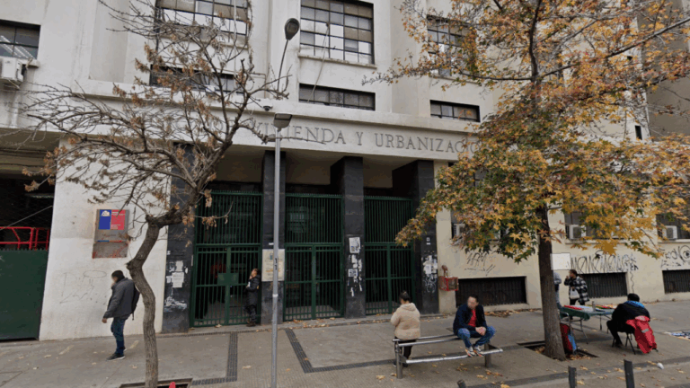 Asaltantes mantienen retenidos por horas a funcionarios del Serviu RM durante intento de robo de cajero automático