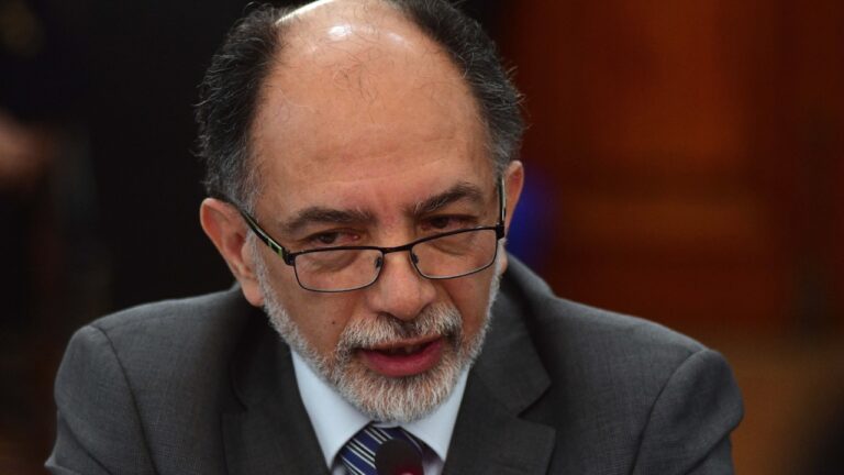 “Conmigo se está cometiendo una injusticia”: Sergio Muñoz dice que vinculación con Vivanco en AC es una crítica a sus fallos