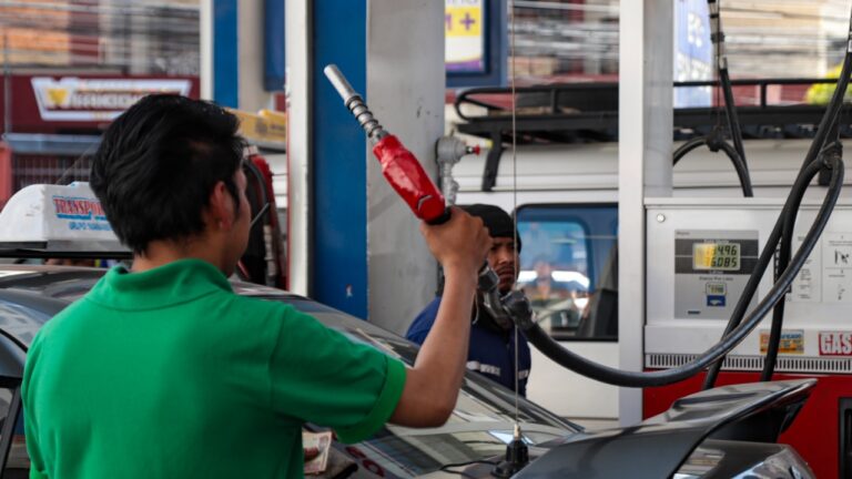 Bloqueos de carreteras en Chile y Bolivia agudizaron el desabastecimiento de combustibles en La Paz