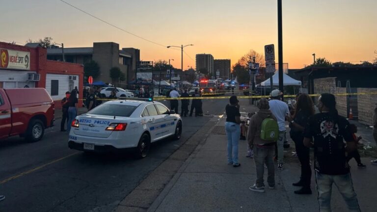 Un muerto y 9 heridos en tiroteo tras desfile de bienvenida en universidad de Tennessee