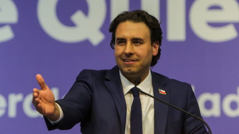 “Esto no es contra nadie”: Mirosevic responde comentarios progresistas por candidatura e insta tener liderazgos en el oficialismo