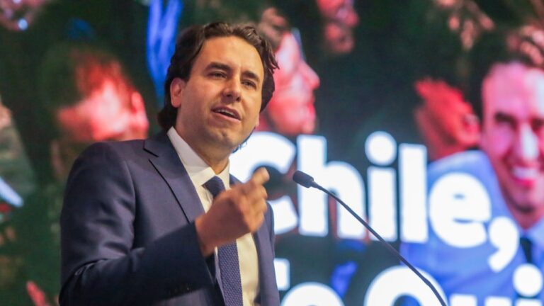 “Hay demasiada ansiedad”: Desde el oficialismo miran con recelo anunciada candidatura presidencial de Vlado Mirosevic