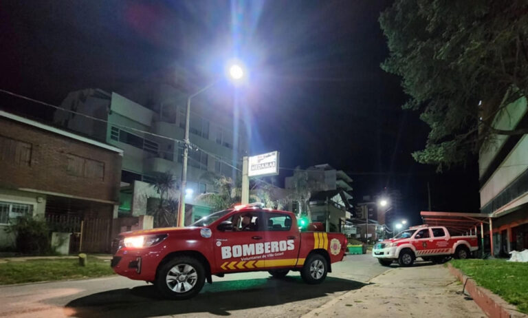 Confirman un fallecido tras derrumbe de edificio en Argentina: Equipos continúan búsqueda de desaparecidos