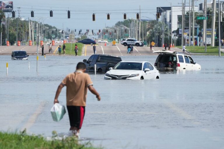 Las historias tras el huracán Milton: Rescate al estilo 