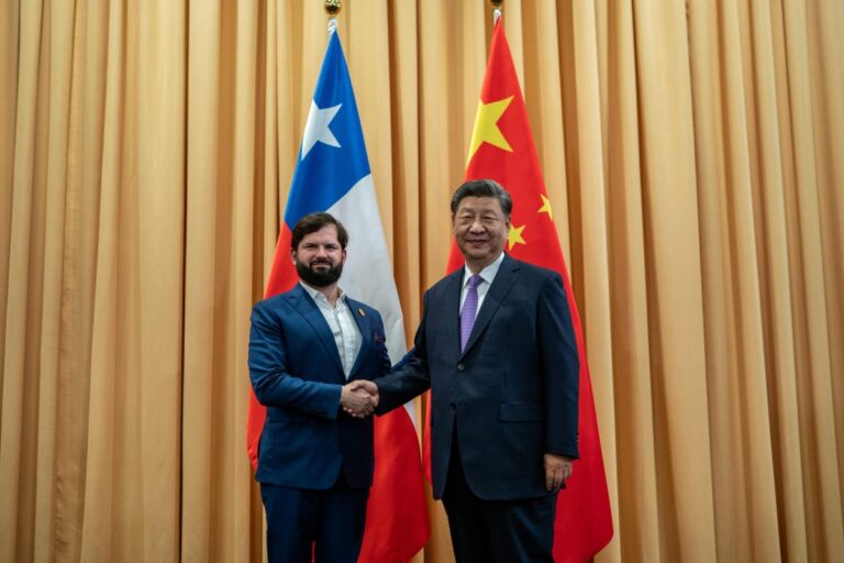 Xi Jinping pide a Boric ampliar la cooperación China-Chile: “Ambos países son buenos amigos que confían en el otro”