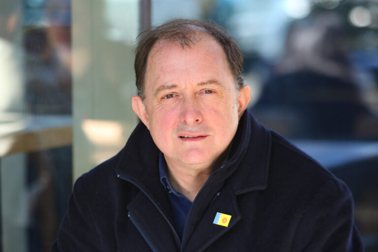 Iván Poduje anuncia su retiro de la política: 