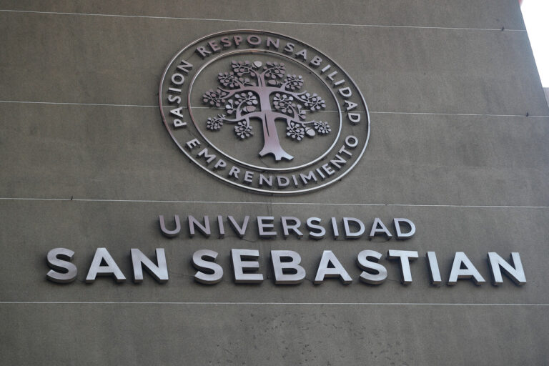 Inician procedimiento sancionatorio contra Universidad San Sebastián por infracción a Norma de Ruidos