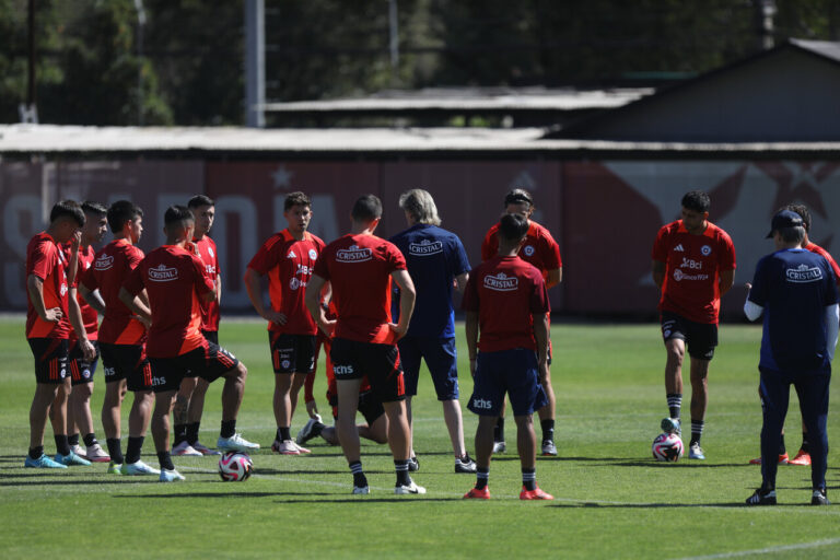 Selección chilena anuncia tres bajas por lesión para los partidos de eliminatorias contra Perú y Venezuela