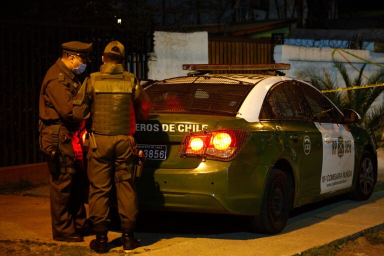 Violento robo en Quilicura: Hombre de 75 años enfrentó a asaltantes y su hijo fue apuñalado