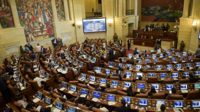 Congreso de Colombia aprobó ley que prohíbe el matrimonio de personas menores de edad