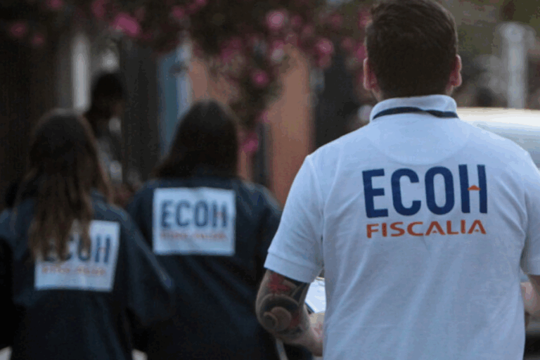 Encuentran cuerpo maniatado en calzada de Maipú: Investigan intervención de terceras personas