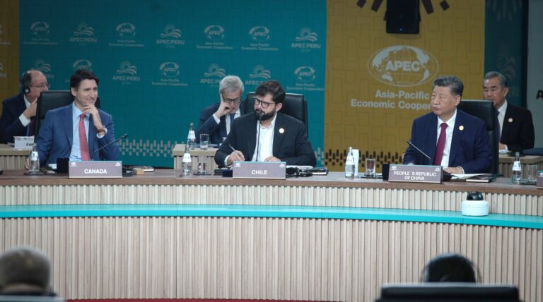 Presidente Boric defiende el multilateralismo en la APEC ante 