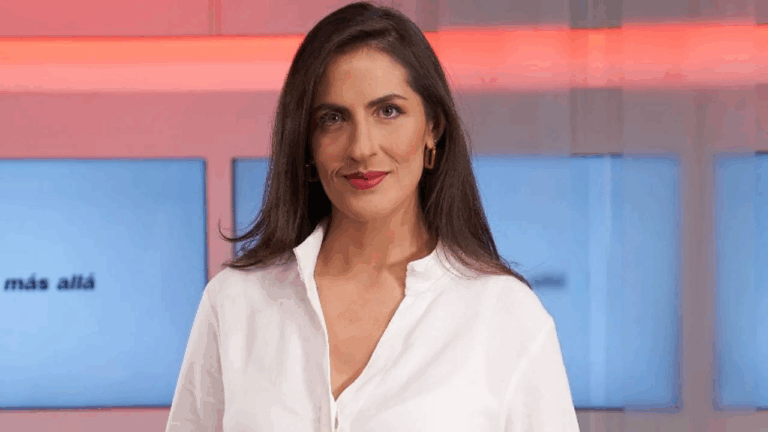 Paloma Ávila, directora de CNN Futuro, es premiada por el Colegio de Ingenieros por su aporte al desarrollo del país