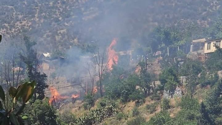 Incendio en San José de Maipo fue controlado: Senapred canceló Alerta Roja