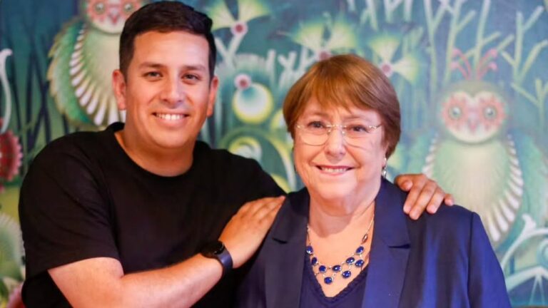 Matías Toledo se prepara para el cambio de mando en Puente Alto y se reúne con la ex presidenta Michelle Bachelet