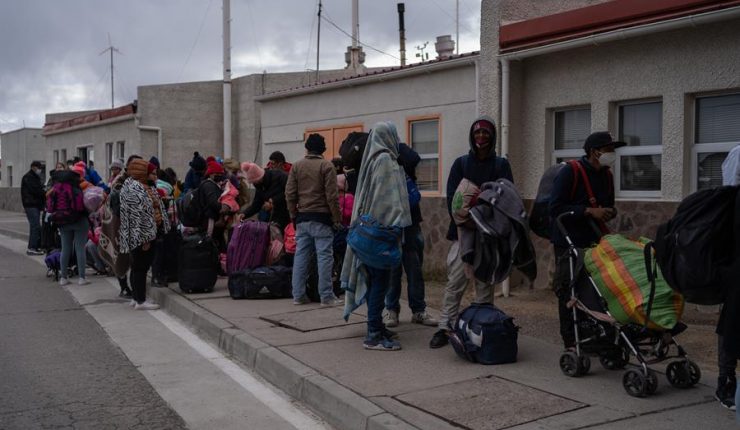 Gobierno se desmarca de proyecto oficialista que crea recintos de internación de extranjeros con órdenes de expulsión