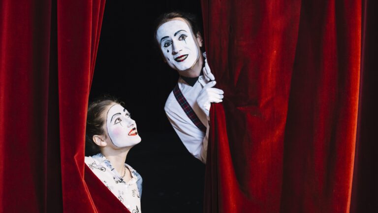 Hacer teatro nos ayudaría a fortalecer habilidades para sociabilizar como la empatía