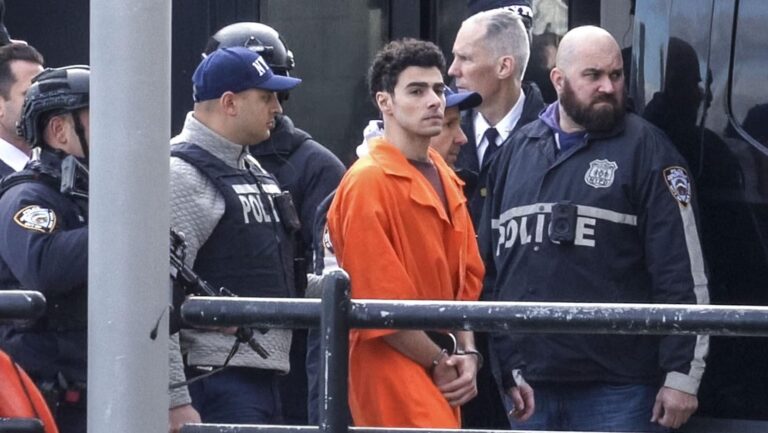 Luigi Mangione comparece ante un tribunal federal Nueva York