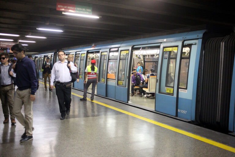 Metro suspendió temporalmente servicio en la Línea 5 debido a grafiteo en vagones