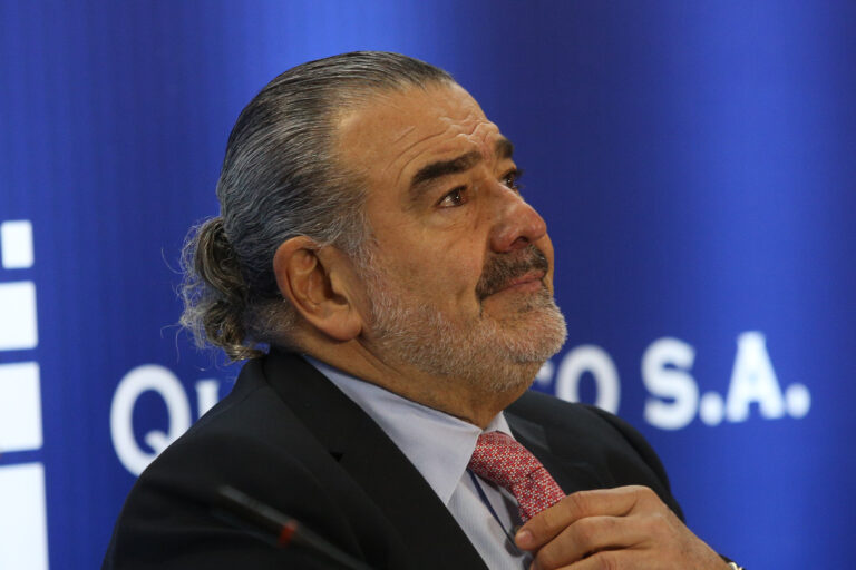 Revelan detalles del retiro de Andrónico Luksic: Fue operado dos veces y pasea en bicicleta en el Valle del Elqui