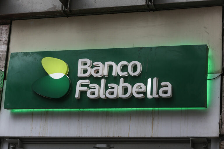 Justicia ordenó a Banco Falabella indemnizar con más de $8 millones a cliente que fue víctima de fraude financiero