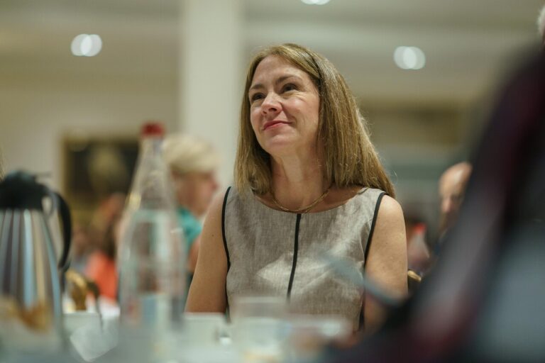 Susana Jiménez asume como la primera mujer en liderar la CPC, marcando un hito en el gremio empresarial