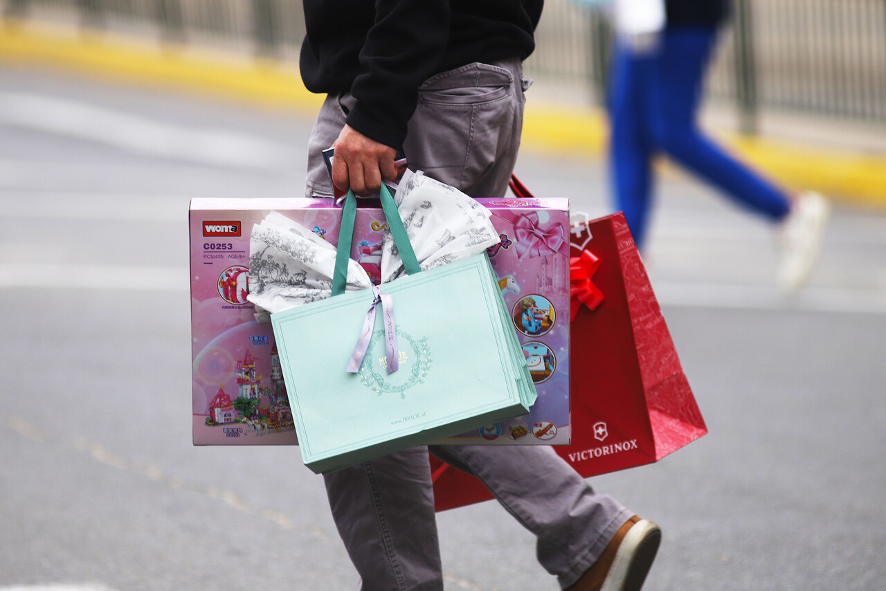 Radiografía al reclamo navideño: Celulares, bicicletas y perfumes son los productos que han recibido más quejas/Agencia Uno
