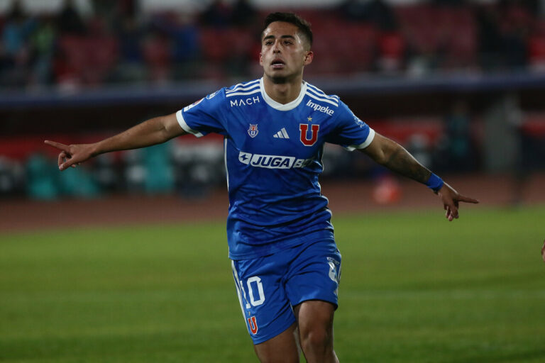Aseguran que Universidad de Chile recibió una oferta de club sueco para llevarse a Lucas Assadi