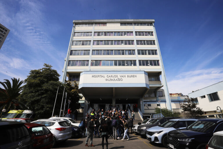 Investigan muerte de lactante de dos meses en hospital de Valparaíso: Padres la habrían abandonado tras llevarla al recinto