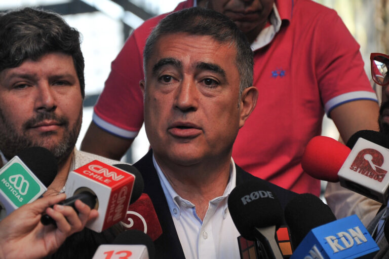Desbordes tras confirmación de ampliación de Santiago 1: Se trabajará para buscar 