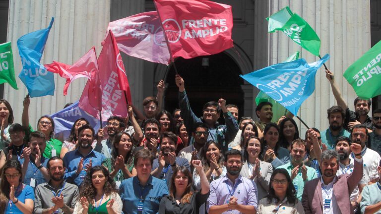 Comité Central del Frente Amplio definirá este jueves al sucesor de Mercedes Bulnes: Estos son los nombres propuestos