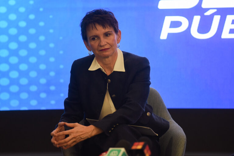 Tohá blinda a Crispi tras reunión con Huawei: Empresa 